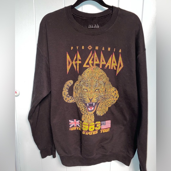 Tops - Def Leppard sweatshirt